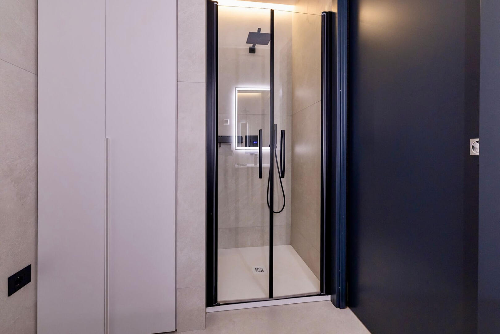 Ample space in this luxury bathroom